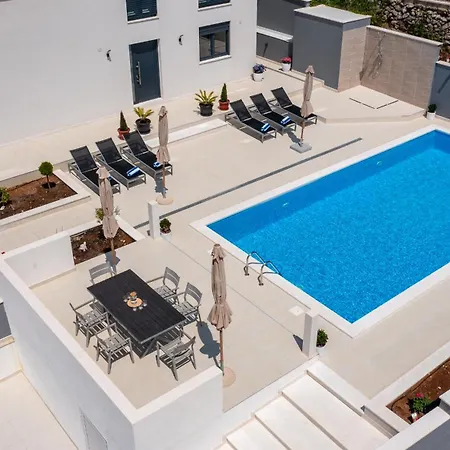 Villa Libero Sumartin